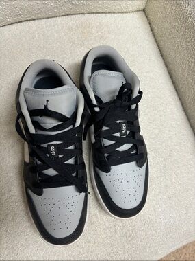 Jordan Men's Low-Top Sneakers in Gray and Black 6.5Youth